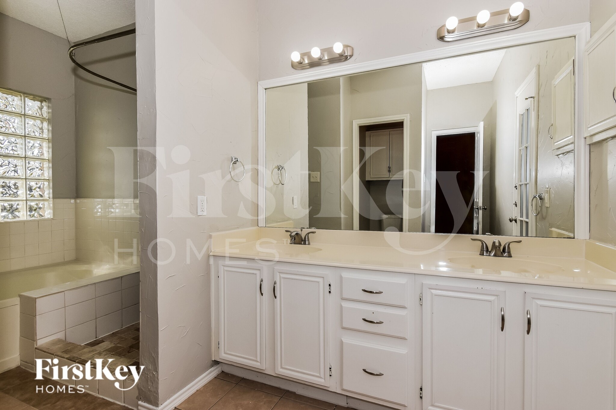 Building Photo - 1729 Creek Valley Rd