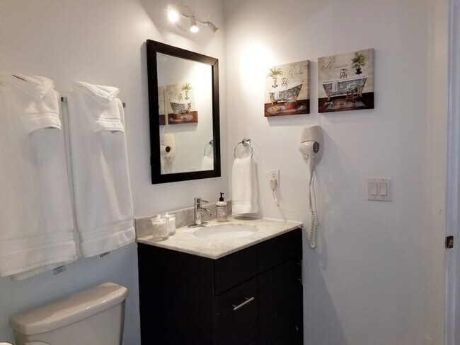 Building Photo - 248 Market St