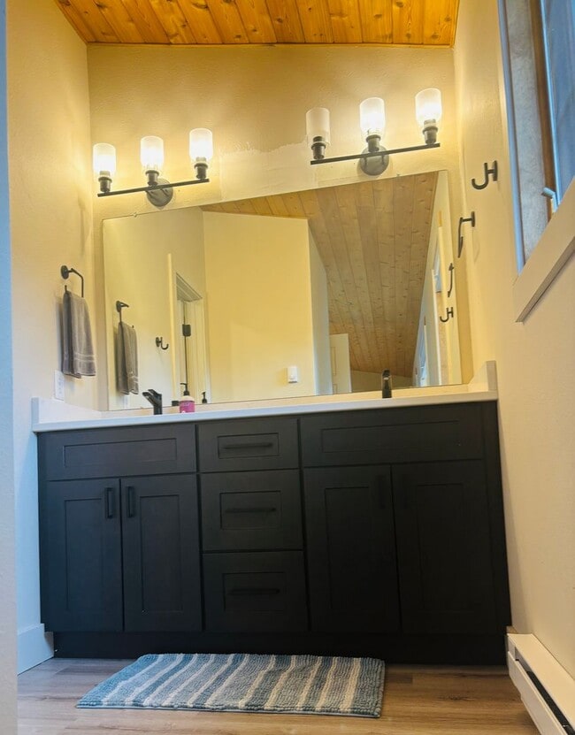 Building Photo - Big Sky Furnished Condo