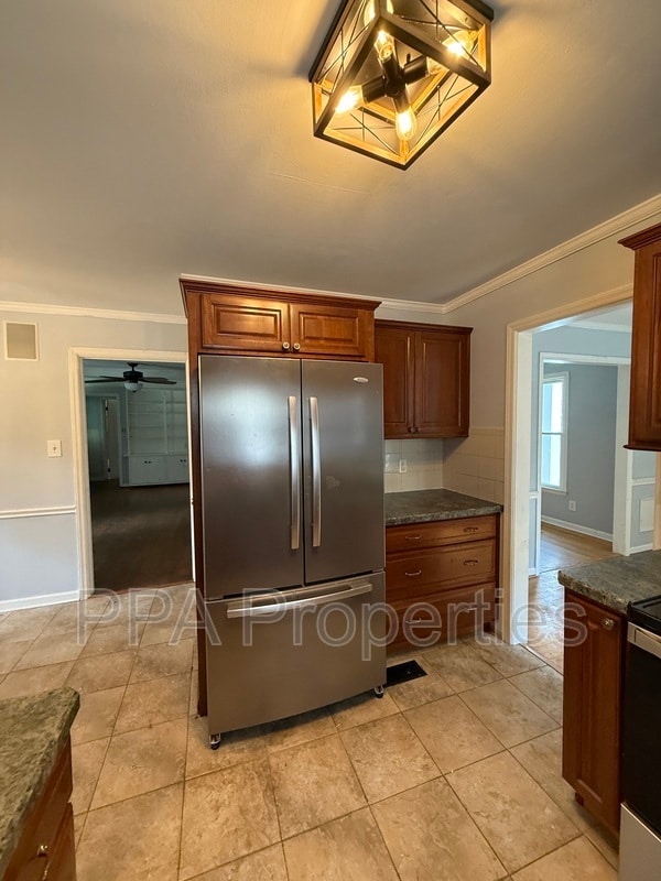 Building Photo - 2115 Churchill Dr