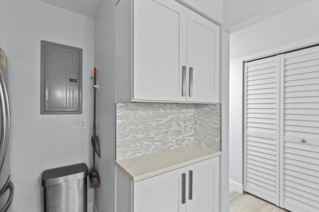 Building Photo - 629 Sea Pine Way