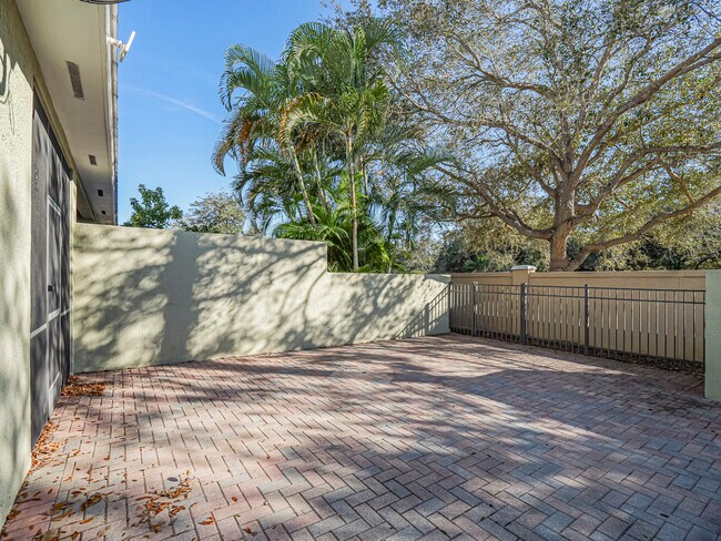 Building Photo - 1835 Bridgepointe Cir