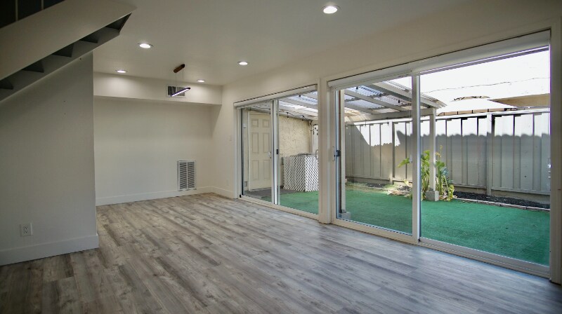 Building Photo - 263 Truckee Ln