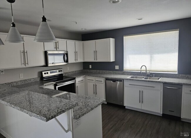 Building Photo - 1186 Pear Tree Ln