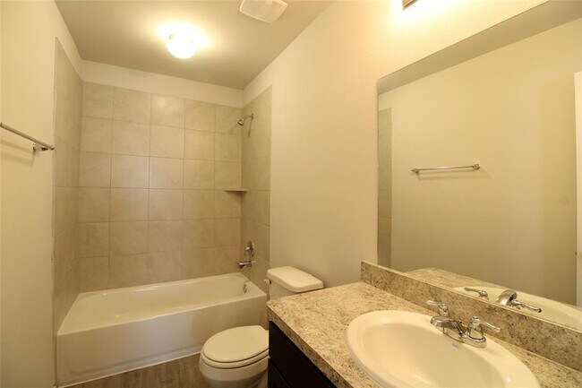 Building Photo - 2501 Grayling Dr