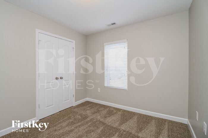 Building Photo - 4029 Gloria Ridge