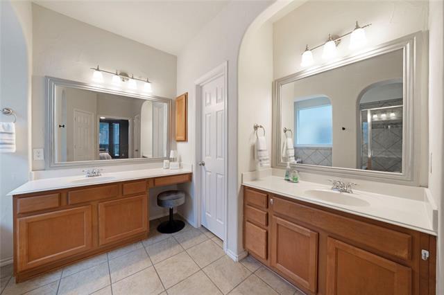 Building Photo - 9204 Sterling Gate Dr