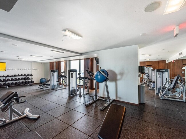 Building Photo - 325 S Biscayne Blvd