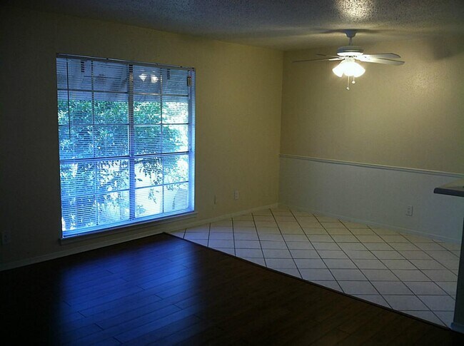 Building Photo - 1275 Witte Rd