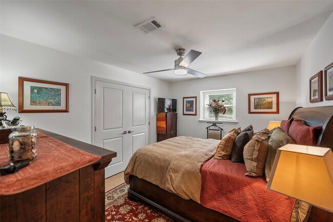 Building Photo - 1615 Maux Dr