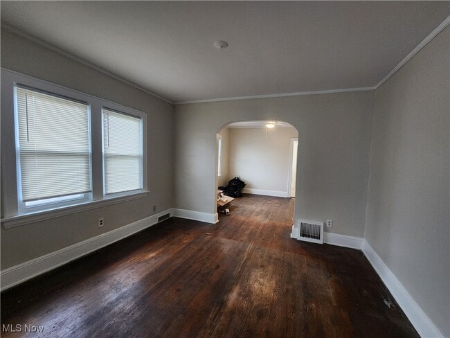 Building Photo - 529 E Cuyahoga Falls Ave