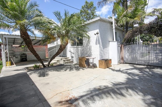 Building Photo - 2920 Los Flores Blvd