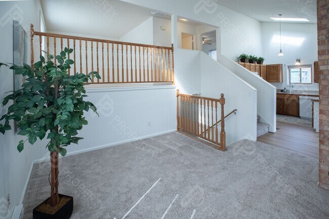 Building Photo - Single Family Home for Rent in Rifle