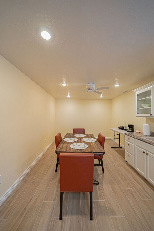 Building Photo - 3660.5 Merlin Dr