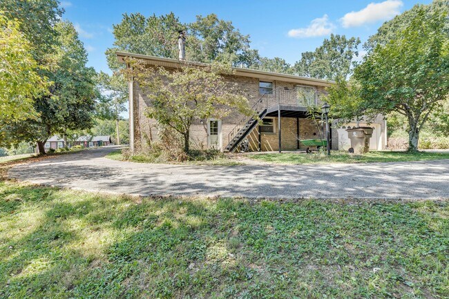 Building Photo - 509 Mathes Ct