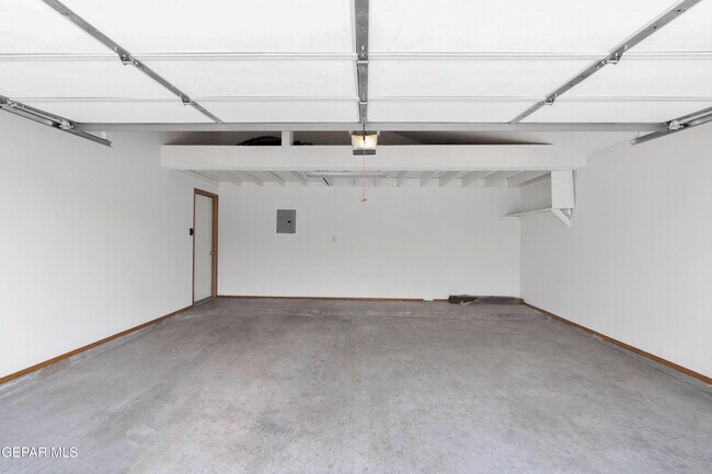 Building Photo - 7516 Plaza Taurina Dr