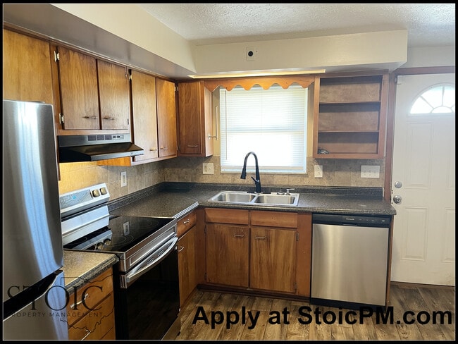 Building Photo - 5270 Carbondale Dr