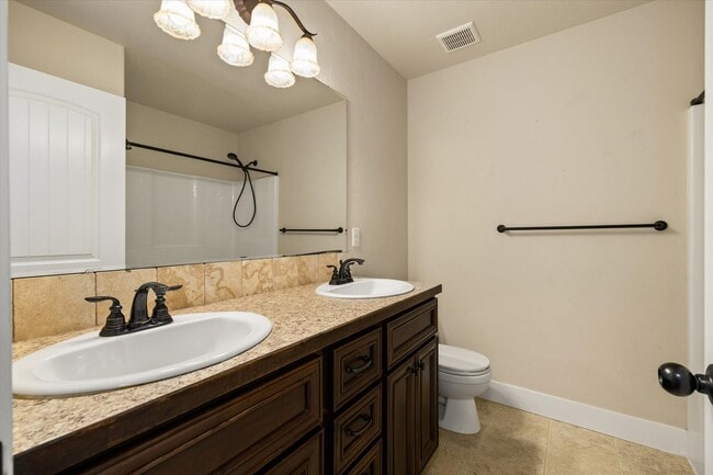 Building Photo - Spacious 5-Bedroom Home (plus bonus room) on ½ Acre in Bridgetower – Rare Meridian Rental!