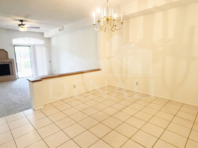 Building Photo - 10019 E Mountain View Rd