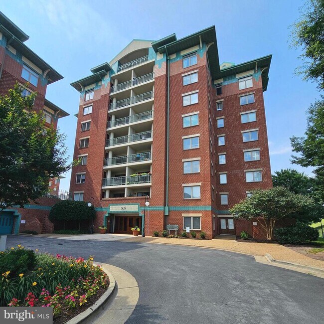 Building Photo - 505 E Braddock Rd