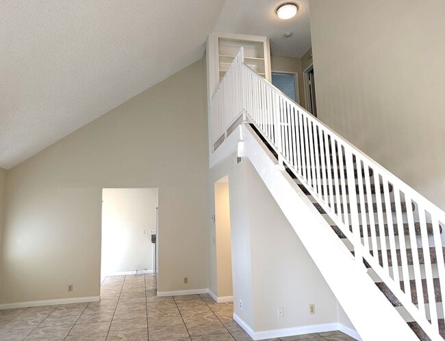 Building Photo - 2 Stories SFR - 4 Bedrooms + 2 Baths.  AVAILABLE NOW!
