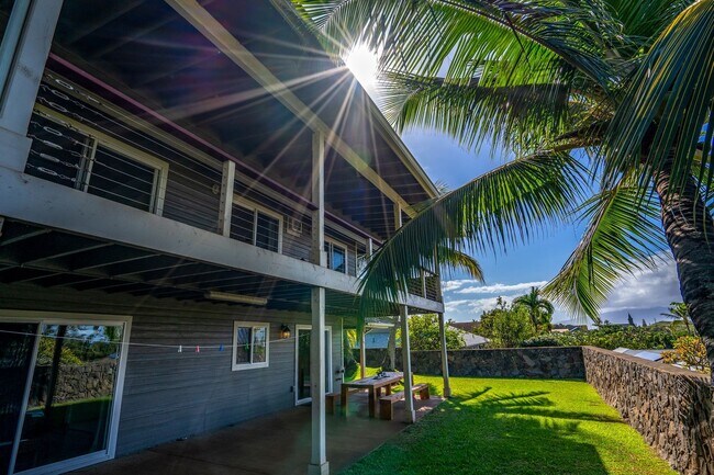 Building Photo - Beautifully Appointed Fully Furnished 4 bedroom/3 bathroom Kuau BayView House w/ Ocean views