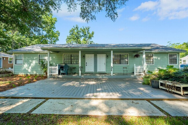 Building Photo - Franklin Park Duplex