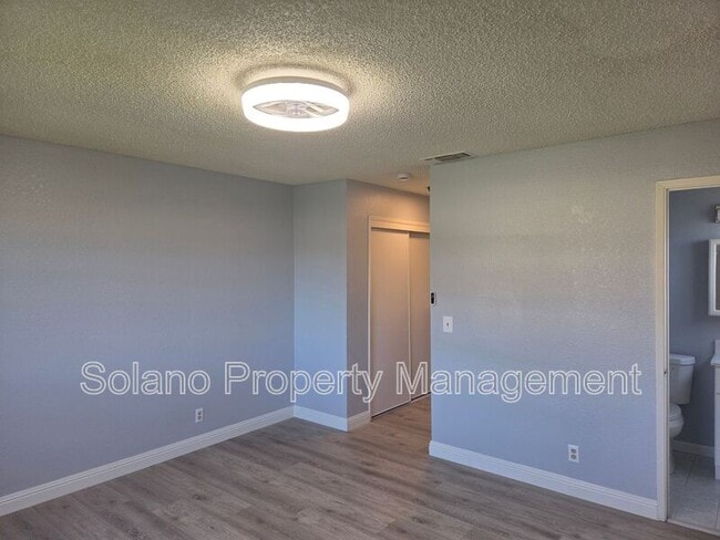 Building Photo - 512 Monterey Dr