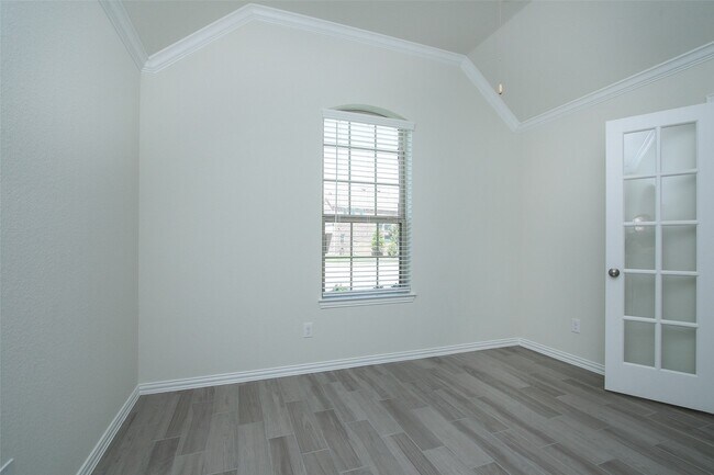 Building Photo - 15230 Kickapoo Cavern Dr