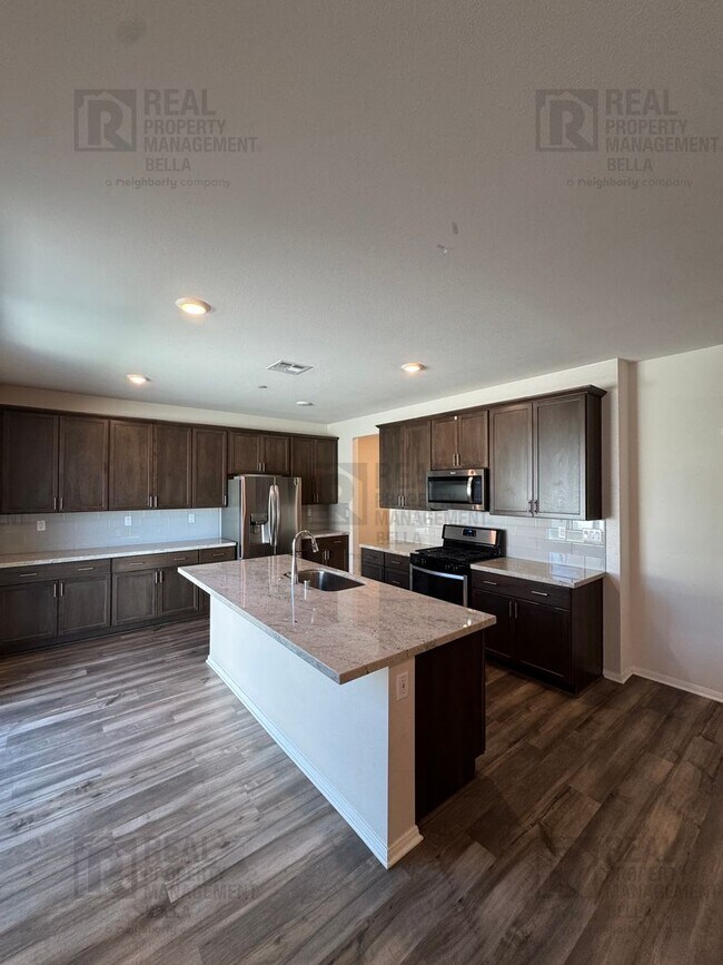Building Photo - Gorgeous Menifee Pool Home with Downstairs...