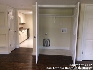 Building Photo - 10515 Hillbrook Dr