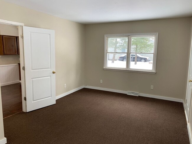 Building Photo - Lovely 3 Bedroom Southside Holland