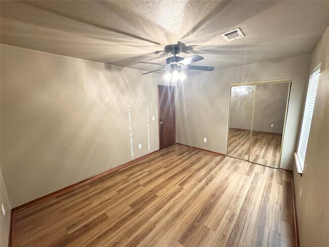 Building Photo - 209 Bradgate Dr