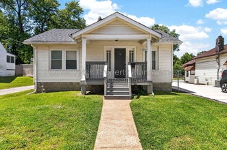 Building Photo - 2309 Gaebler Ave