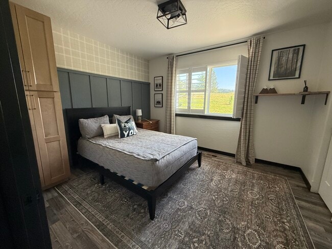 Building Photo - 301 Sandy Ridge Rd