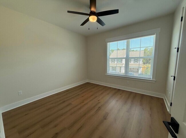 Building Photo - 306 Gazelle Ct