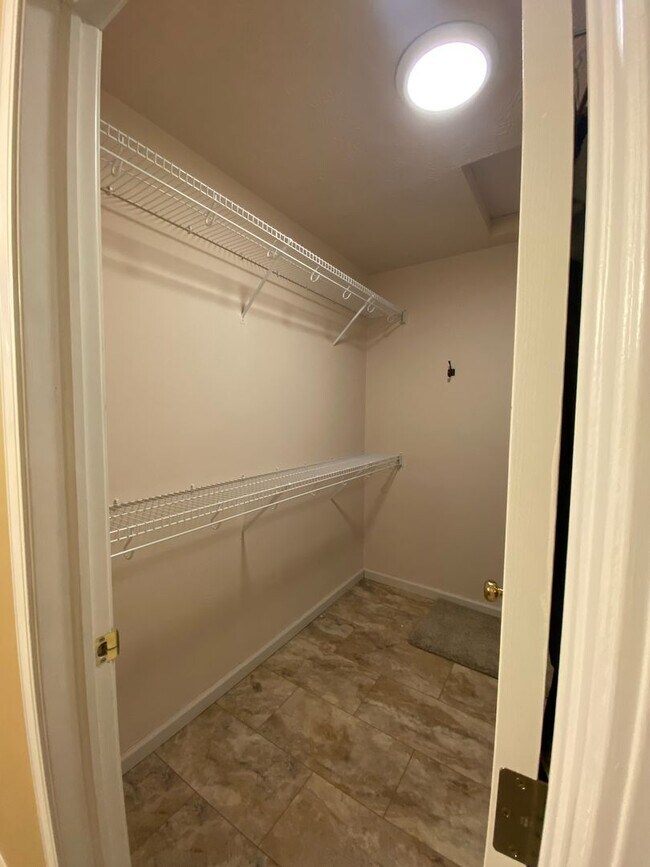 Building Photo - 25027 Rushmore Ct