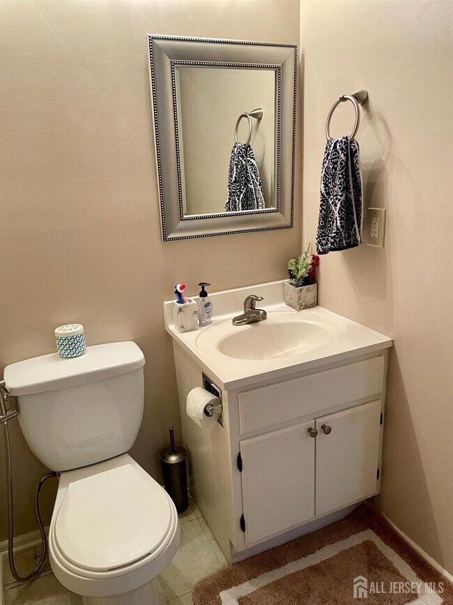 Building Photo - 5192 Beech Ct