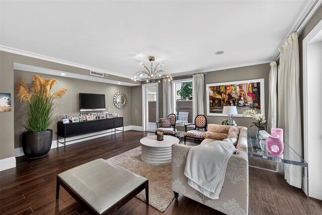 Building Photo - 455 E Palmetto Park Rd