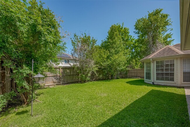 Building Photo - 1523 Brook Grove Dr