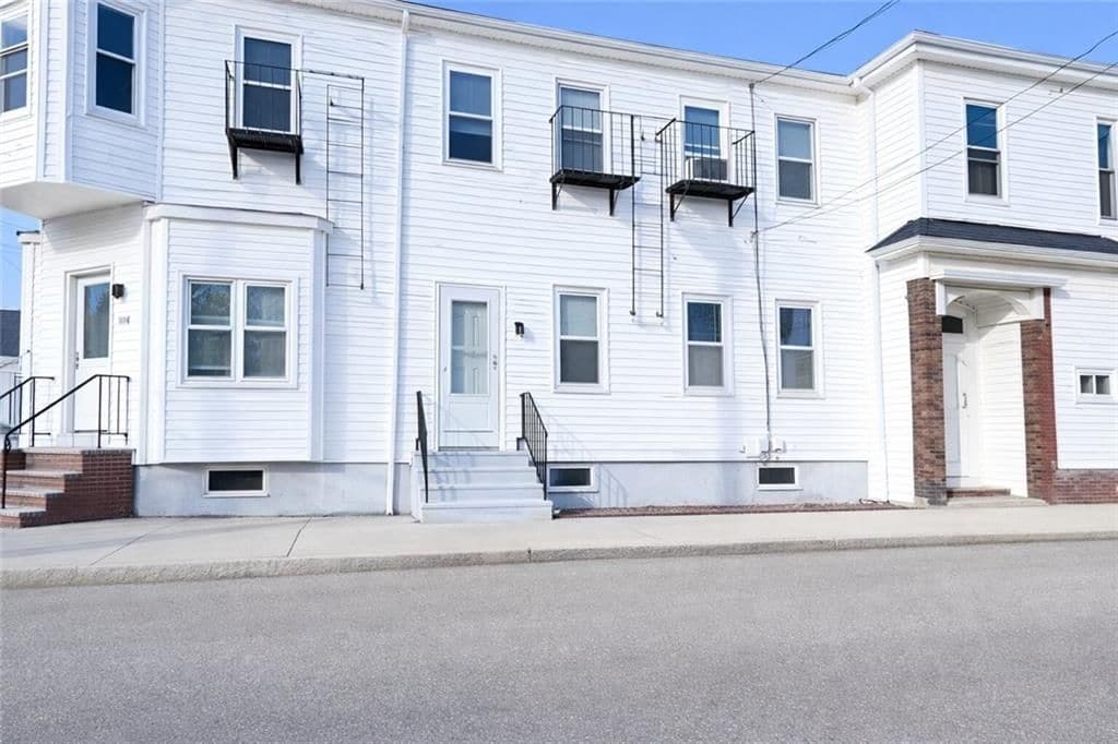 Building Photo - 213 State St