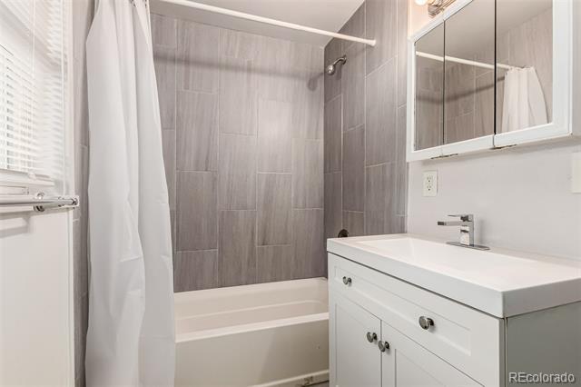 Building Photo - 1538 Clinton St