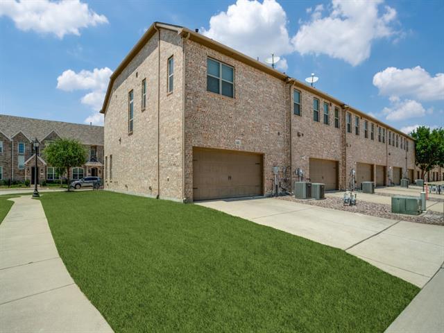 Building Photo - 6120 Rilla St