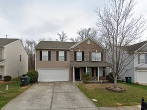 Building Photo - Spacious 4 bedroom home plus loft