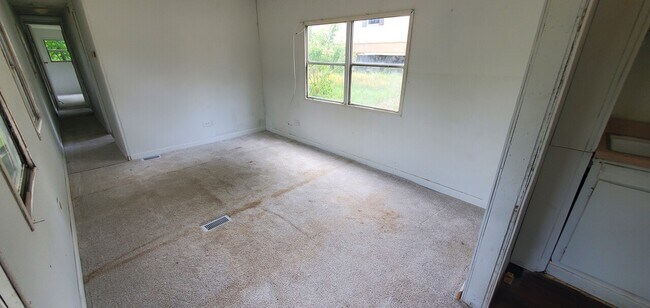 Building Photo - Liberty Church MHC