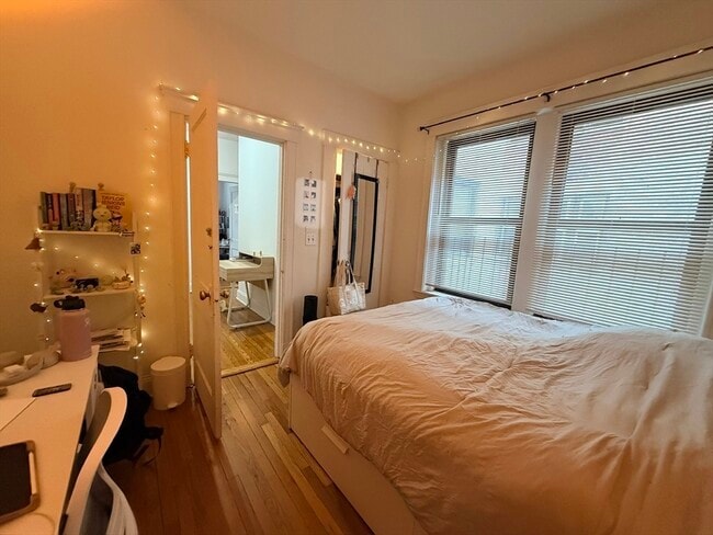 Building Photo - 451 Park Dr