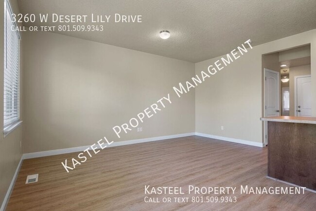 Building Photo - 3260 W Desert Lily Dr