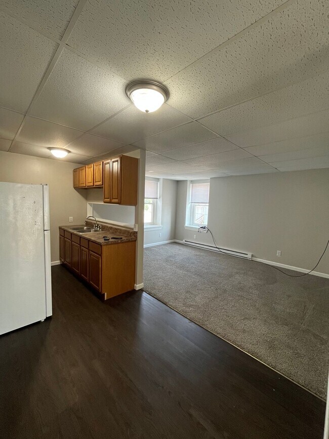 Building Photo - Utilities included!