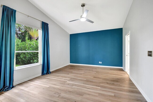 Building Photo - 3947 Redondo Way
