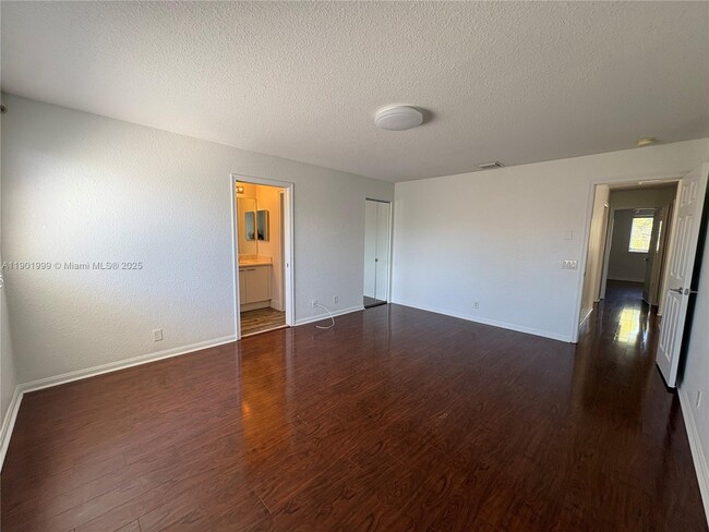 Building Photo - 1064 Golden Cane Dr